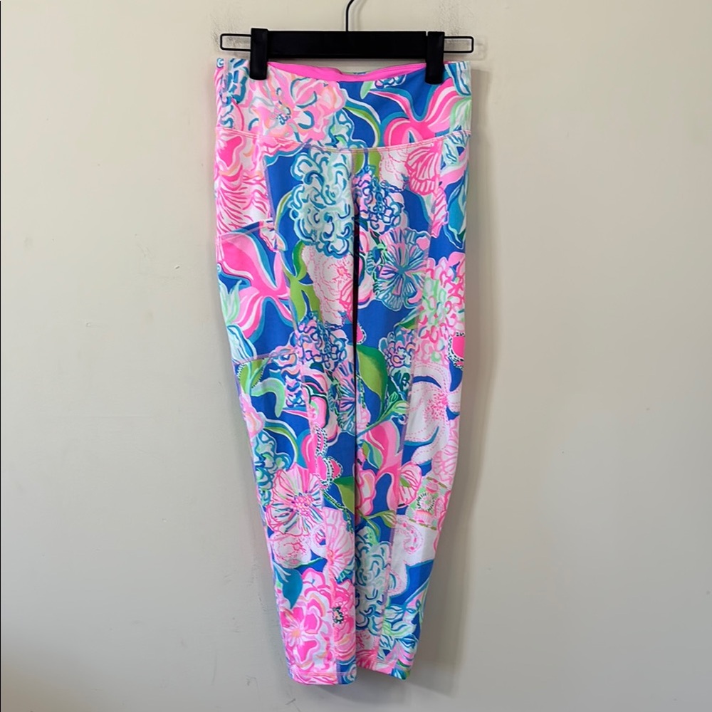 Lilly Pulitzer Luxletic Weekender Midi UPF 50+ Multi Peony For Your Thoughts XS - Picture 2 of 11